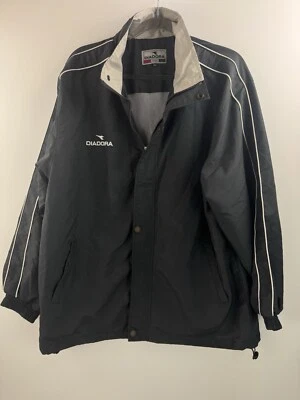 Jaqueta de futebol Diadora Itália corta-vento cinza tamanho 105 grande masculina vintage  - Imagem 1 de 4