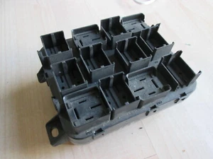 Volvo VNL 20470167 Small Power Distribution Center Fuse & Relay Box #M266BUA - Picture 1 of 9