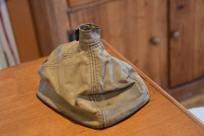 Original Volvo 240 242 244 245 GL Turbo transmisión manual. Bota de cambio de cuero, tostada Foto 1 de 4