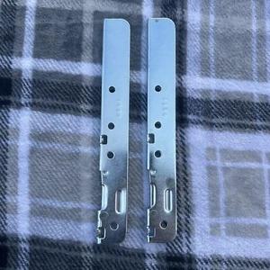 Samsung Range Oven Door Hinge Receiver DG94-00362A Set of 2 - Picture 1 of 1