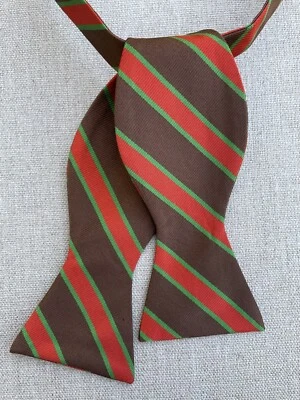 Gravata borboleta clube marrom laranja verde listrada seda gravata borboleta auto-amarrada feita à mão 2 5/8" - Imagem 1 de 4