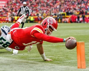 Patrick Mahomes #15 Kansas City Chiefs NFL 8"X10" Glossy Photo Print 13 - Picture 1 of 1