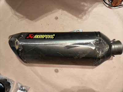 AKRAPOVIC MUFFLER 适用于 DUCATI APRILIA 损坏 — 第 1/4 张图片