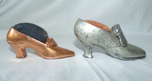 2 Vintage Souvenir Metall Schuh Slipper Nadelkissen Houghton & Niagara - Bild 1 von 16