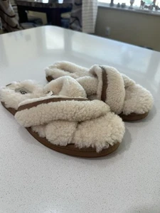 UGG Damen cremefarbene flauschige Hausschuhe Größe 7. - Bild 1 von 8