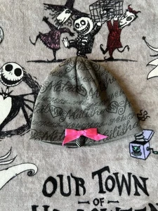 y2k 2000s grunge metal mulisha women’s grey beanie with pink bow & charm cute - Picture 1 of 4