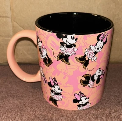 Taza de café de cerámica rosa de 20 onzas Disney Minnie Mouse Foto 1 de 4