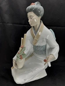 Nao by Lladro The Decorator Japanese  Geisha  #1276 glossy Porcelain 14 inches - Picture 1 of 11