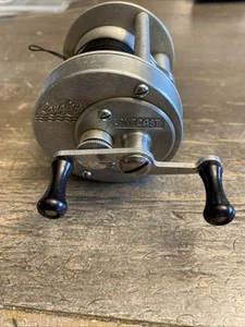 Vintage Langley Lakecast model 350 open face baitcasting fishing reel - Picture 1 of 8