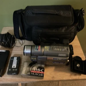 JVC GR-SXM330U S VHS- Super VHS Camcorder With, Bag, Battery, Charger And More - Picture 1 of 20