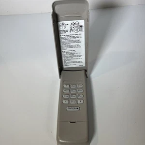 Chamberlain Garage Door Opener Wireless Keypad 940ESYD - Picture 1 of 8