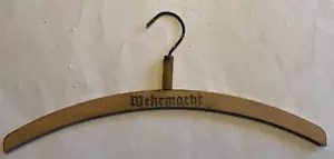 Kleiderbügel Wehrmacht aus Holz (Uniform WW2 Militär), Schnäppchen !!! - Bild 1 von 1