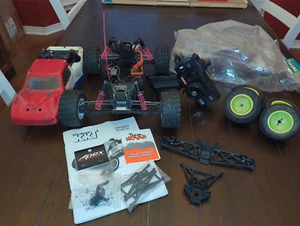 Vintage Losi XXT 1:10 Scale RC Stadium Truck - Picture 1 of 5