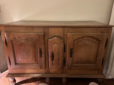 buffet en noyer massif d’époque  , clair , bon état , 3 portes, longueur 125 cm  - Photo 1/2