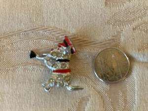 Broche escocés vintage pintado de metal plateado para tocar una trompeta p1093 - Imagen 1 de 2