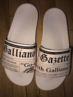 JOHN GALLIANO PARIS Newspaper Gazette Sea Sandals Beach Pool Slides EU 41 Italy - Image 1 of 4