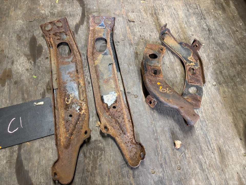 65 66 Ford Galaxy GALAXIE LTD 1965 1966 2 puertas ht parachoques delantero soportes de montaje oe Foto 1 de 4