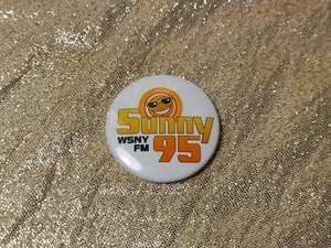 Vintage Sunny 95 FM Radio Station Columbus Ohio Light Rock Pin Button Badge WSNY - Picture 1 of 8