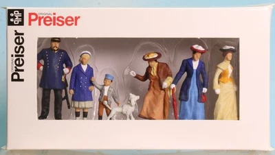 Preiser 65303, Spur 0  1:43,5 / 1:45, Figurenset: Passanten, Polizist um 1900 - Bild 1 von 2