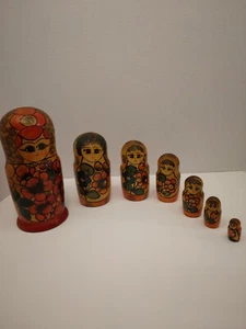 Russian Matryoshka 9” Nesting Dolls 7 Piece Set Hand Painted Wood needs cleaning - Picture 1 of 18