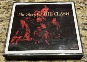 THE STORY OF THE CLASH, VOLUME 1 EPIC E2K 44035 FATBOX 2-CD SET. 1988 EPIC - Foto 1 di 6