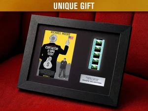 Células de película de 35 mm certificadas CAPITALISM: A LOVE STORY (2009) en marco LED - Imagen 1 de 10