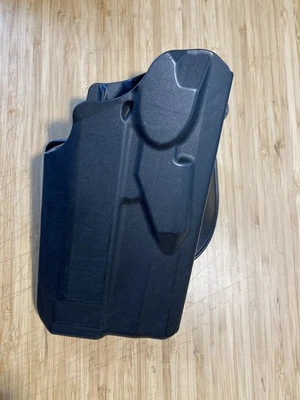 Safariland 7378 Paddle Holster for Sig Sauer P320 Full Size with Small Light - Image 1 of 4