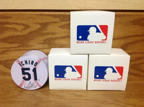 LOT of 3 ~ 2004 Ichiro Suzuki Seattle Mariners Logo Watch .372 average 262 hits Cover