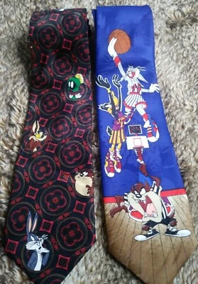 2 Corbatas de baloncesto vintage de los años 90 Looney Tunes Taz Bugs Marvin Marshian para hombre Foto 1 de 4