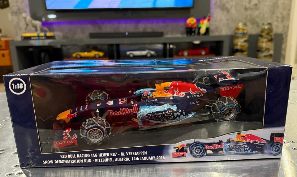 MINICHAMPS 1:18 RED BULL RB7 MAX VERSTAPPEN Snow Demonstration RUN 2016 Rare LTD - Image 1 of 4