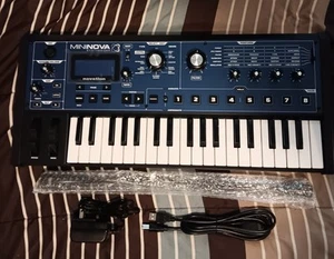 USED Novation MiniNova 37-Key Synthesizer UNUSED MIC W/Adapter USB Bag - Picture 1 of 6
