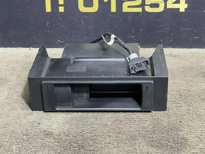 Seat Leon 1P iPod Multimedia Interface Tray 5P0857925 - Bild 1 von 6