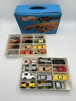 Estuche de almacenamiento de 24 autos Hot Wheels Flying Colors Redline 1975 de colección con bandejas y 27 autos Foto 1 de 4