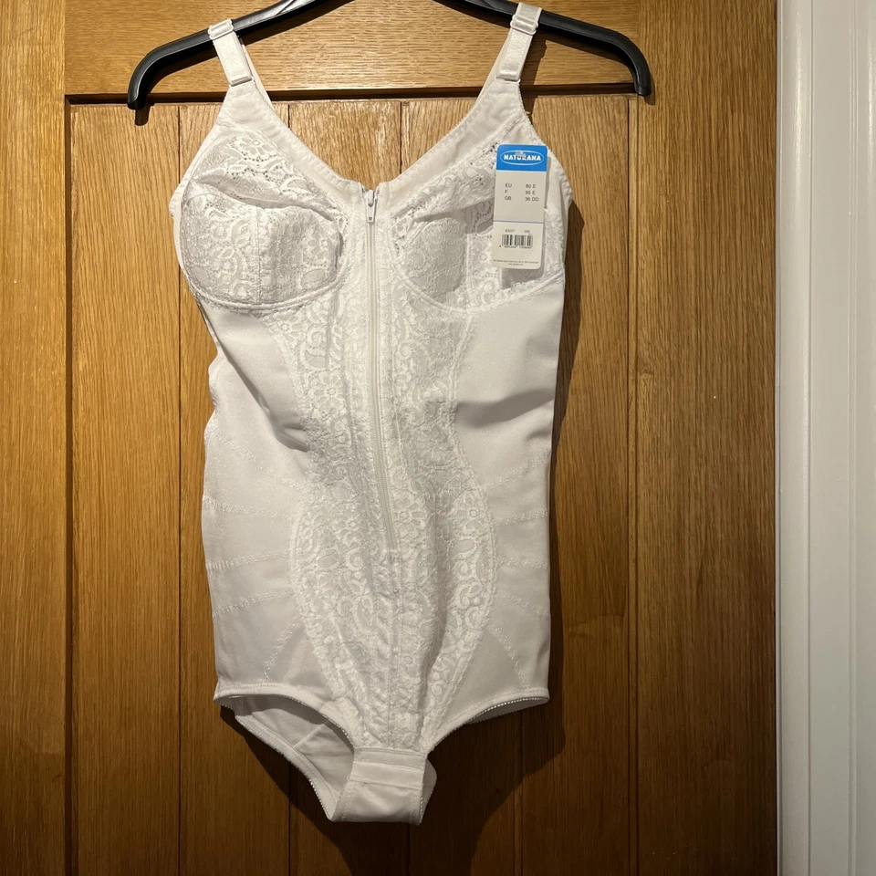 NUEVO CON ETIQUETAS BODY MODELADOR. TALLA 36DD, COLOR BLANCO SIN CABLES, POR NATURANA Foto 1 de 4