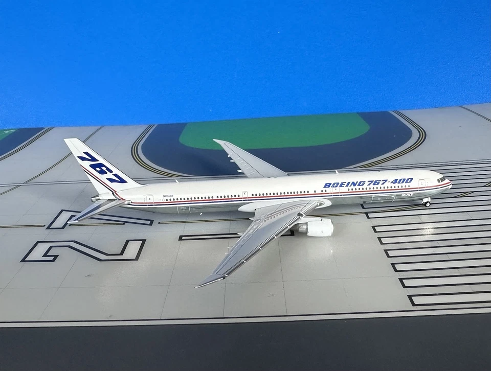 Boeing 767-400ER N76400 1990 Boeing House colores escala 1:400 diecast JC Wings Foto 1 de 1