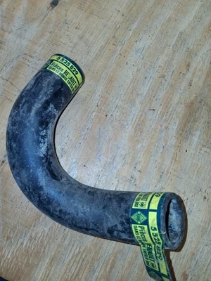 Mangueira inferior do radiador Renault Dauphine - Imagem 1 de 2