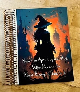 "Juego de 4 cubiertas ""Afraid of Dark"" de bruja con planificador espiral de bobinas Erin Condren A5- - Imagen 1 de 4