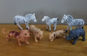 Menge 7 Vintage Dschungel Tier Mini Kunststoff Figuren (Hongkong) Spielzeug Figuren - Bild 1 von 1