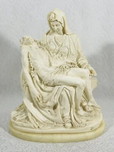 Vintage A. Giannelli Pieta Statue Mary Holds Jesus Crucifixion 9" Made in Italy - Picture 1 of 16