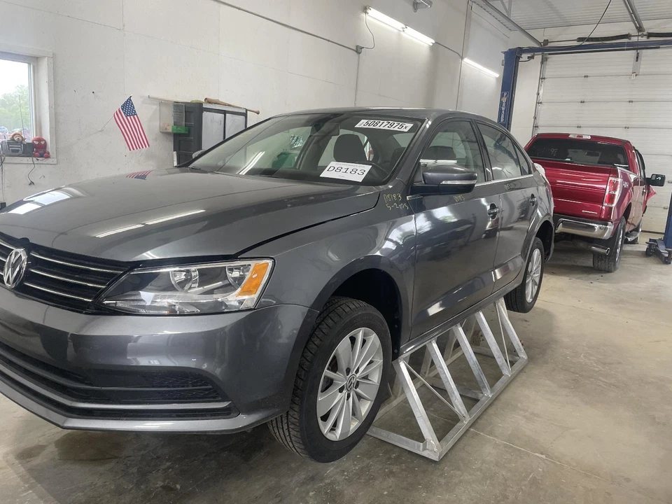 Used Front Right Seat Belt Front fits: 2015 Volkswagen Jetta bucket seat Sdn pas Foto 1 de 4