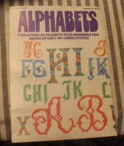 Leisure Arts Faltblatt #32: Alphabete, Nadelspitze oder Kreuzstich - Bild 1 von 1
