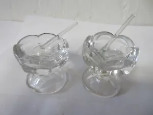 2 Clear Glass Tulip Pattern raised salt cellars / salt dips - Picture 1 of 6