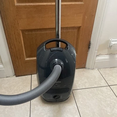 Miele S2111 Hoover Vacuum Cleaner Cylinder Grey 1600W Tested & Working - Image 1 of 4