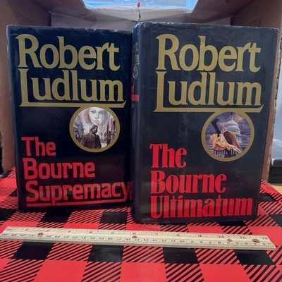 The Bourne Supremacy & Ultimatum Robert Ludlum HC/DJ 1st Ed Lot of 2 Books VTG Foto 1 de 4