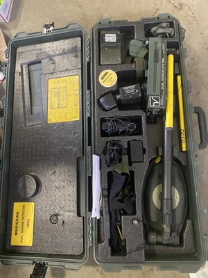 VALLON MINEHOUND VMR2+ DUAL SENSOR MINE METAL IED DETECTOR  (FULL SET W/MANUAL) - Image 1 of 2