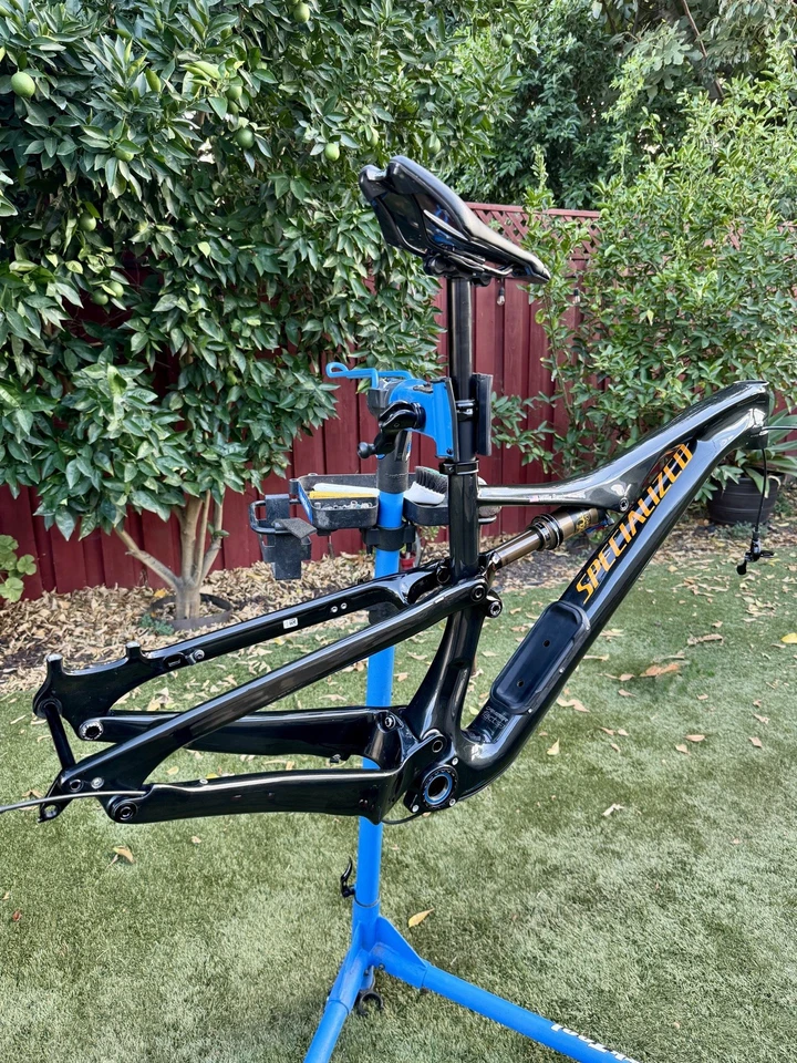 Cuadro de carbono Specialized Camber Pro Carbon 29" FSR FACT 11m 2017 pequeño.  Foto 1 de 4