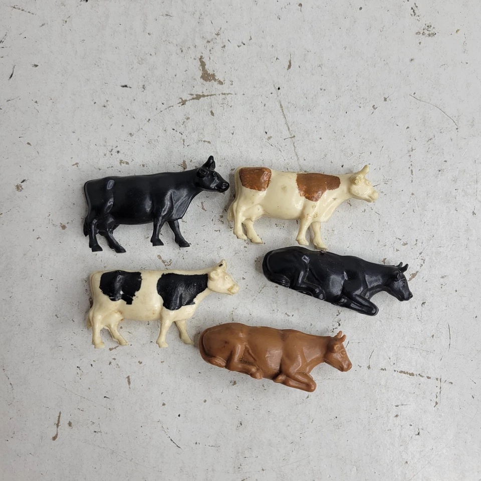 Plasticville O Scale Barnyard Animals Cows lot of 5 - Image 1 of 4