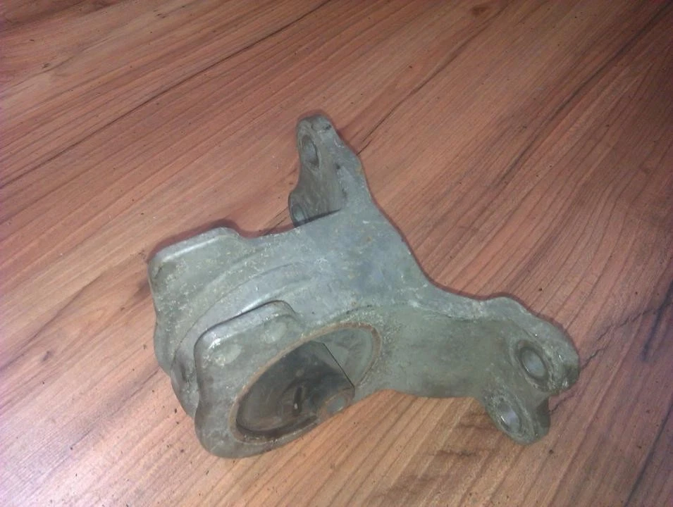 Mitsubishi Space Wagon 1999 Engine Mounting and Transmission Mount FR71528-94 - Photo 1/1