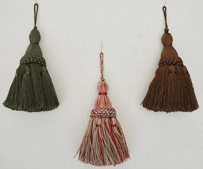 Borlas - ~5" de largo con bucle de 1,5" - 6 combinaciones de colores para elegir Foto 1 de 2