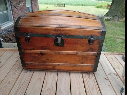 antique steamer trunk chest Cover